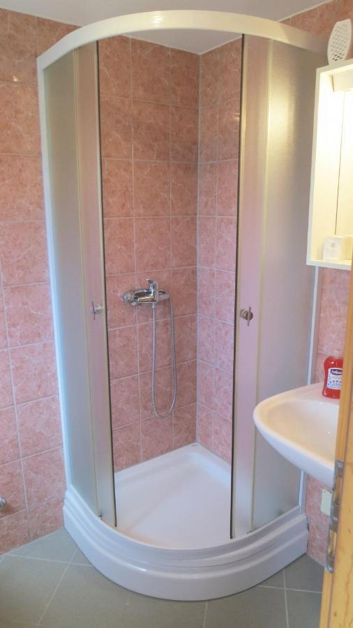 Apartments With A Parking Space Soline, Krk - 18787 Dobrinj المظهر الخارجي الصورة