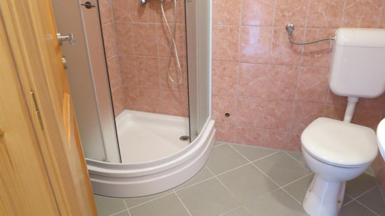 Apartments With A Parking Space Soline, Krk - 18787 Dobrinj المظهر الخارجي الصورة