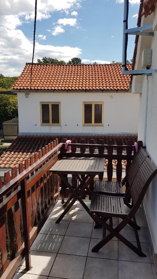 Apartments With A Parking Space Soline, Krk - 18787 Dobrinj المظهر الخارجي الصورة