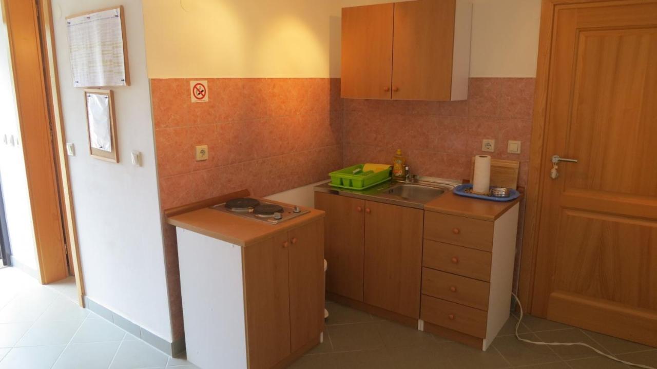 Apartments With A Parking Space Soline, Krk - 18787 Dobrinj المظهر الخارجي الصورة