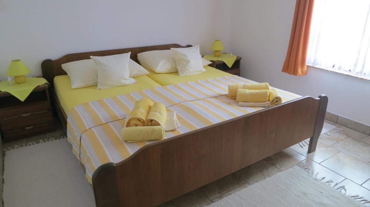 Apartments With A Parking Space Soline, Krk - 18787 Dobrinj المظهر الخارجي الصورة