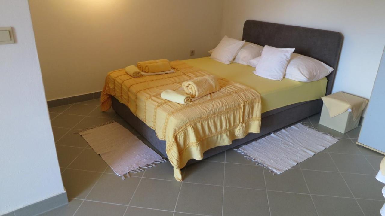 Apartments With A Parking Space Soline, Krk - 18787 Dobrinj المظهر الخارجي الصورة