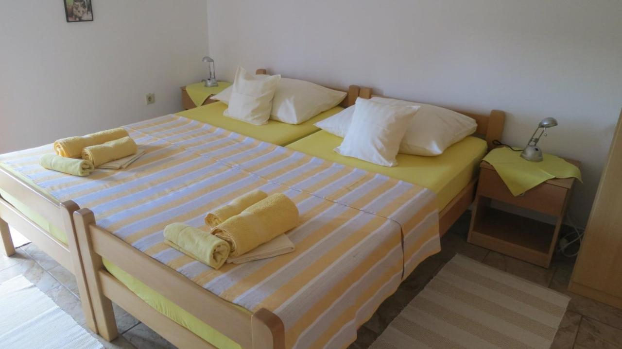 Apartments With A Parking Space Soline, Krk - 18787 Dobrinj المظهر الخارجي الصورة